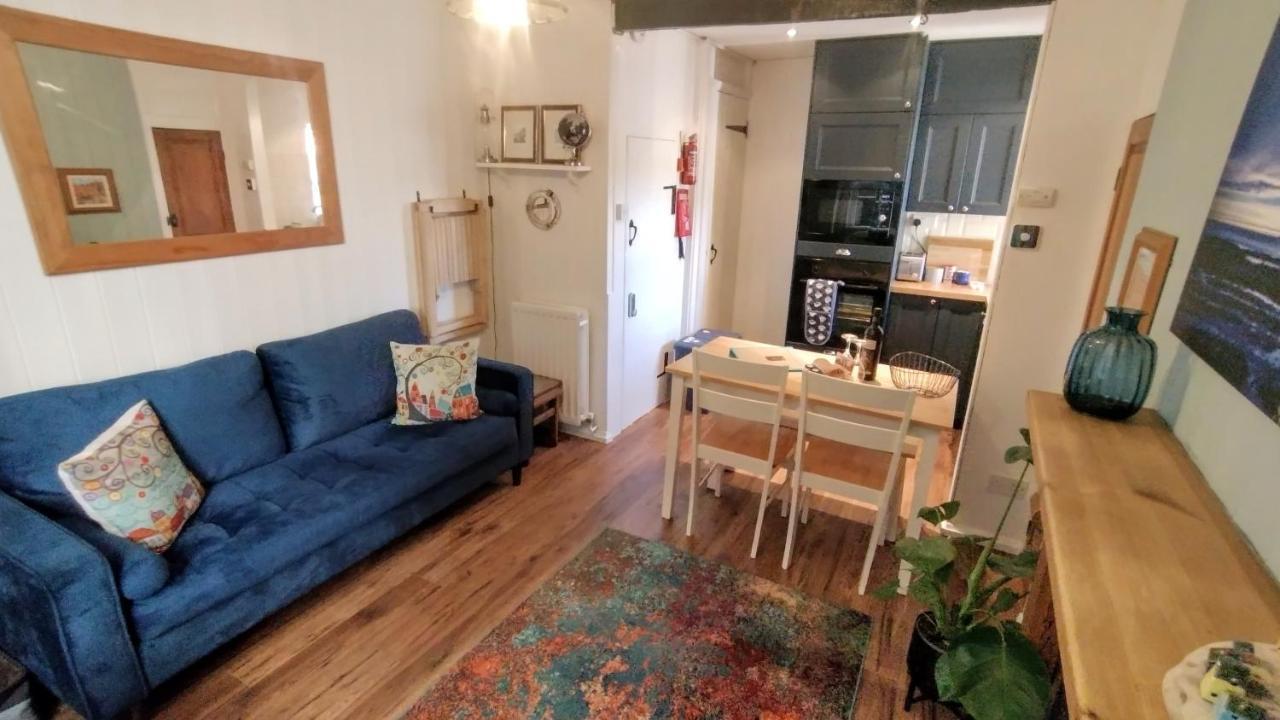 Darnholm Cottage 로빈후즈베이 외부 사진