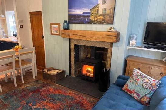 Darnholm Cottage 로빈후즈베이 외부 사진